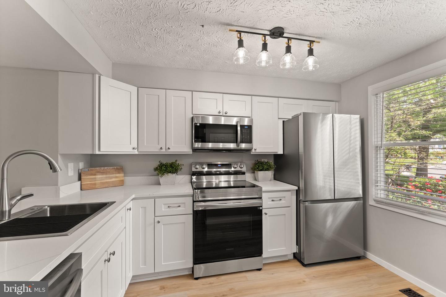 5878 CLARENDON SPRINGS PL, CENTREVILLE, Virginia 20121, 2 Bedrooms Bedrooms, ,2 BathroomsBathrooms,Residential,For sale,5878 CLARENDON SPRINGS PL,VAFX2239396 MLS # VAFX2239396