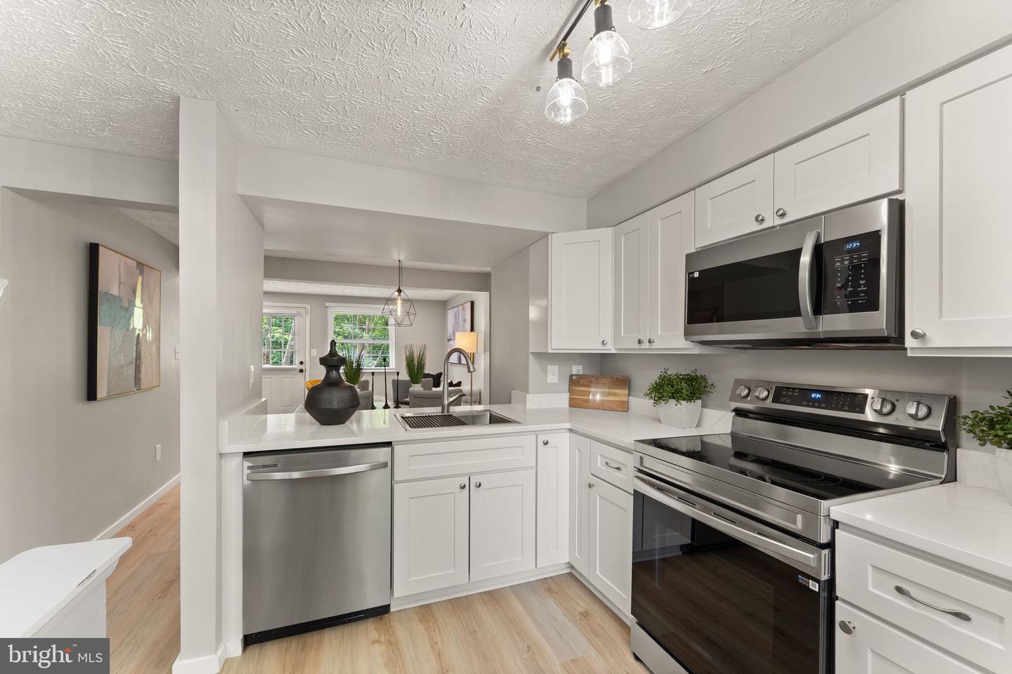 5878 CLARENDON SPRINGS PL, CENTREVILLE, Virginia 20121, 2 Bedrooms Bedrooms, ,2 BathroomsBathrooms,Residential,For sale,5878 CLARENDON SPRINGS PL,VAFX2239396 MLS # VAFX2239396