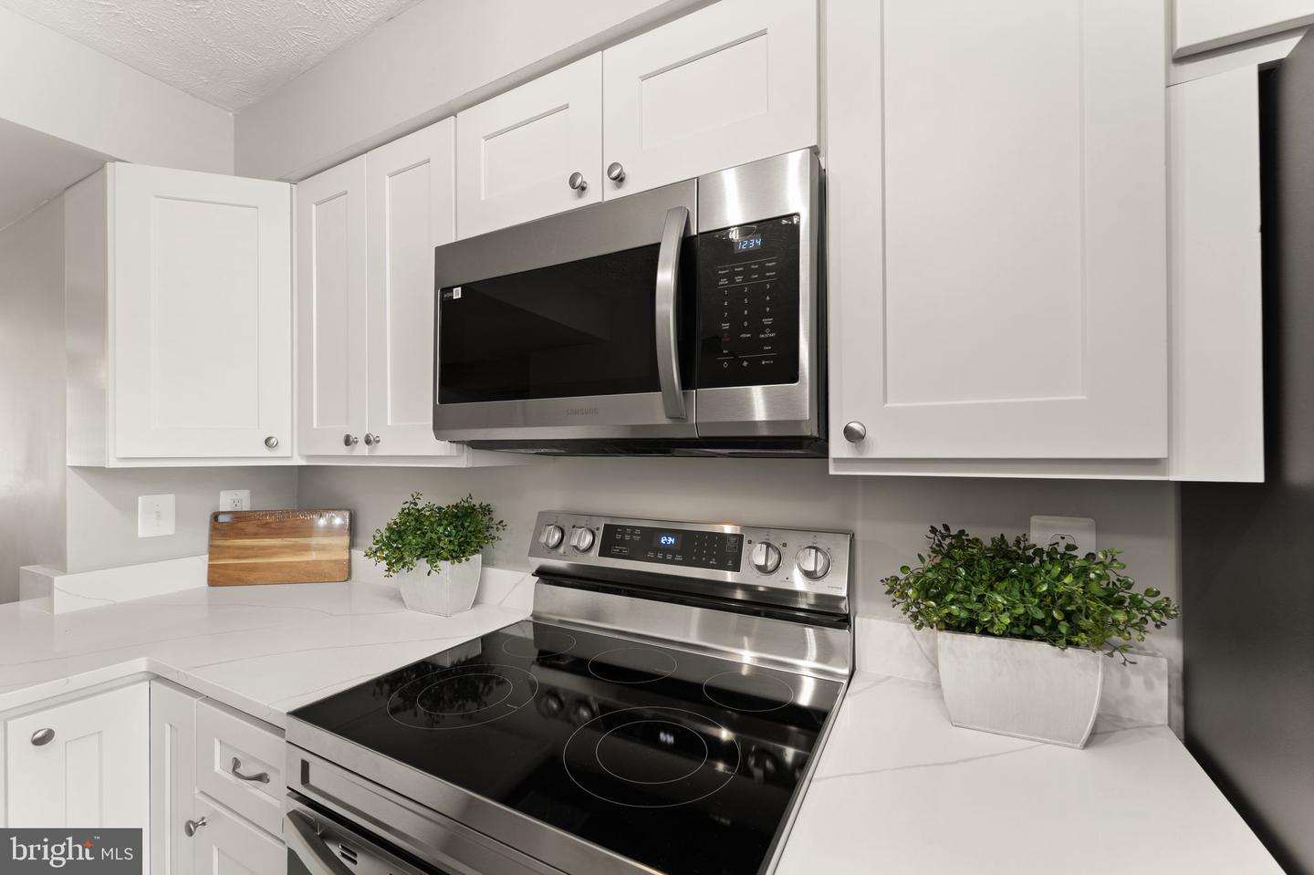 5878 CLARENDON SPRINGS PL, CENTREVILLE, Virginia 20121, 2 Bedrooms Bedrooms, ,2 BathroomsBathrooms,Residential,For sale,5878 CLARENDON SPRINGS PL,VAFX2239396 MLS # VAFX2239396