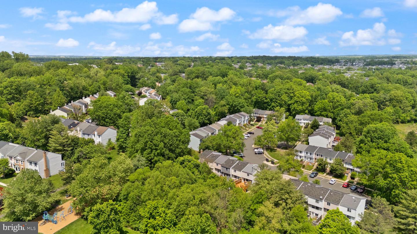 5878 CLARENDON SPRINGS PL, CENTREVILLE, Virginia 20121, 2 Bedrooms Bedrooms, ,2 BathroomsBathrooms,Residential,For sale,5878 CLARENDON SPRINGS PL,VAFX2239396 MLS # VAFX2239396