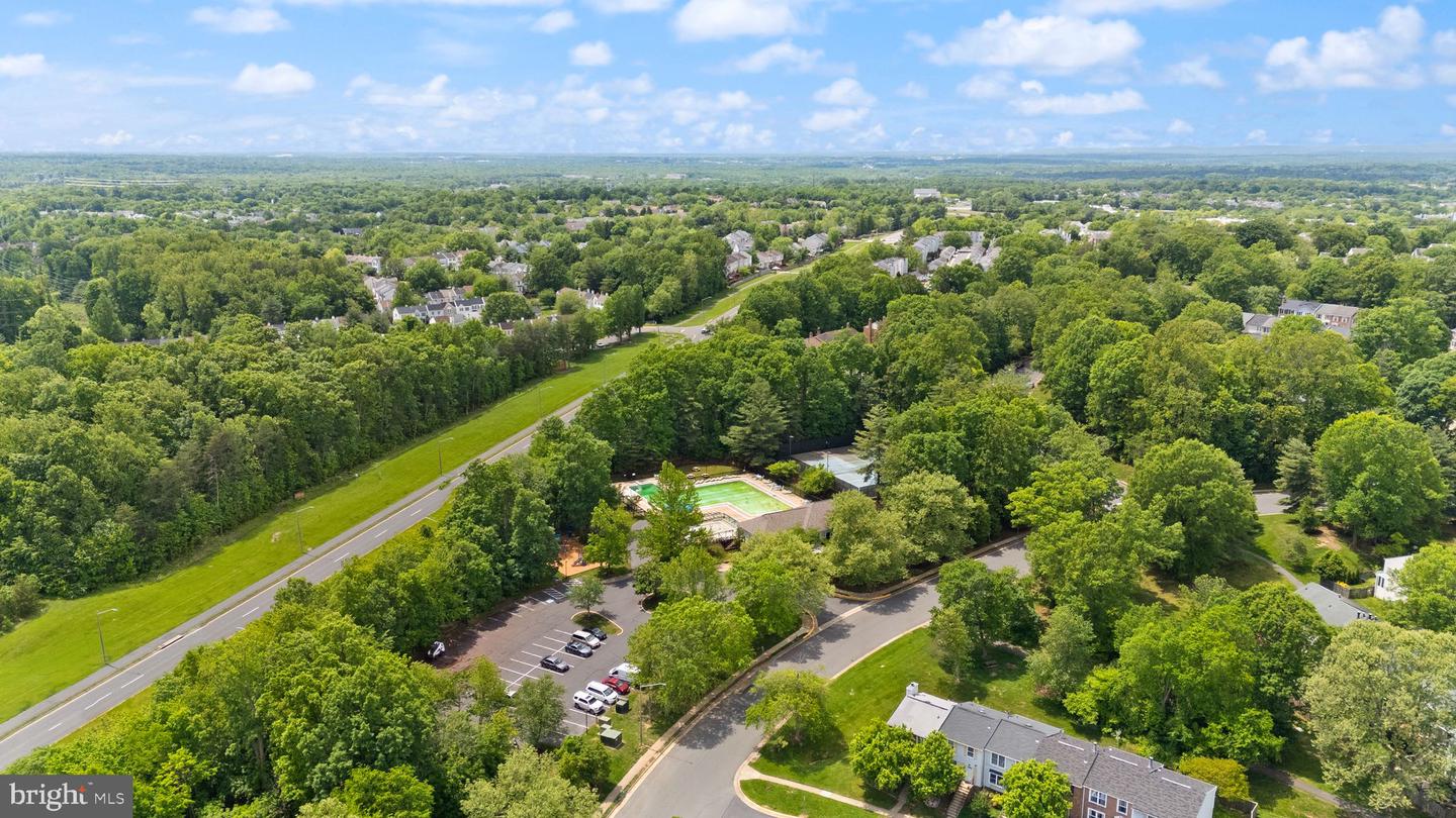 5878 CLARENDON SPRINGS PL, CENTREVILLE, Virginia 20121, 2 Bedrooms Bedrooms, ,2 BathroomsBathrooms,Residential,For sale,5878 CLARENDON SPRINGS PL,VAFX2239396 MLS # VAFX2239396