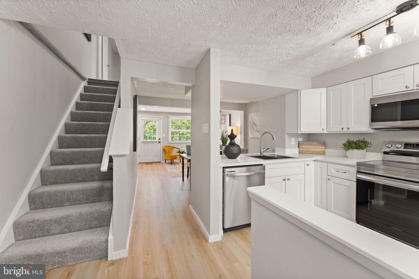 5878 CLARENDON SPRINGS PL, CENTREVILLE, Virginia 20121, 2 Bedrooms Bedrooms, ,2 BathroomsBathrooms,Residential,For sale,5878 CLARENDON SPRINGS PL,VAFX2239396 MLS # VAFX2239396