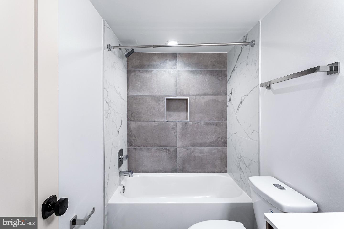 845 19TH ST NE #UNIT 4, WASHINGTON, District Of Columbia 20002, 2 Bedrooms Bedrooms, ,1 BathroomBathrooms,Residential,For sale,845 19TH ST NE #UNIT 4,DCDC2199870 MLS # DCDC2199870