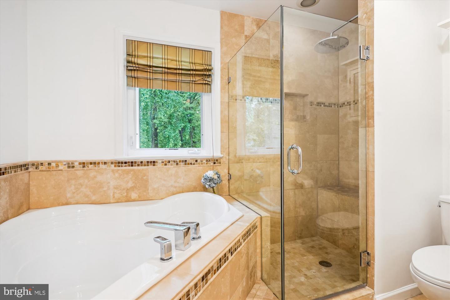 1586 FOREST VILLA LN, MCLEAN, Virginia 22101, 5 Bedrooms Bedrooms, ,3 BathroomsBathrooms,Residential,For sale,1586 FOREST VILLA LN,VAFX2239798 MLS # VAFX2239798