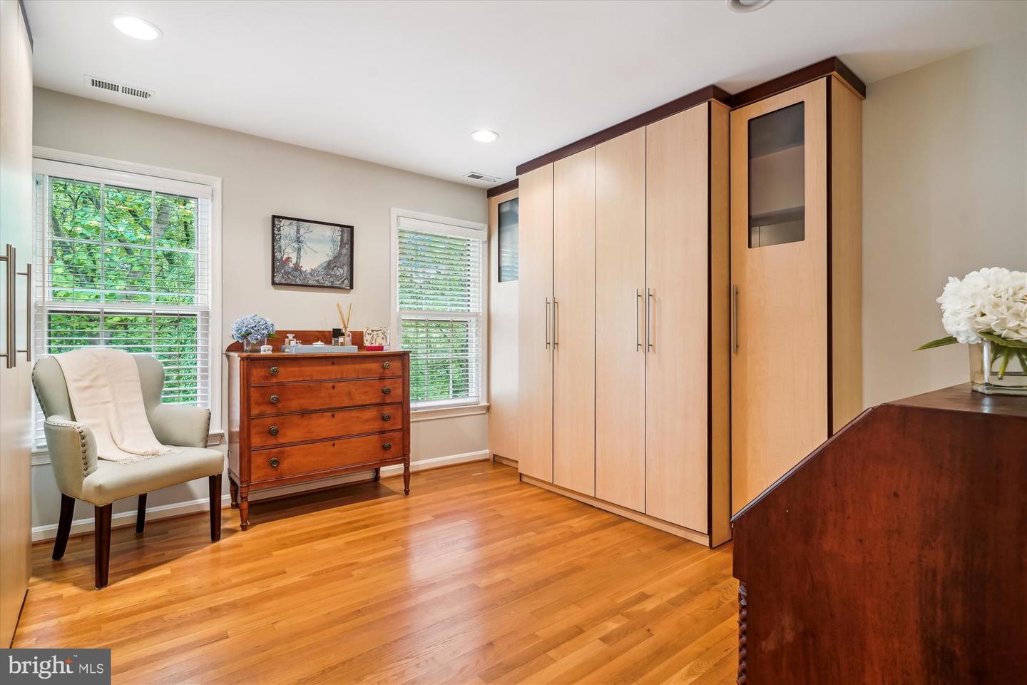 1586 FOREST VILLA LN, MCLEAN, Virginia 22101, 5 Bedrooms Bedrooms, ,3 BathroomsBathrooms,Residential,For sale,1586 FOREST VILLA LN,VAFX2239798 MLS # VAFX2239798