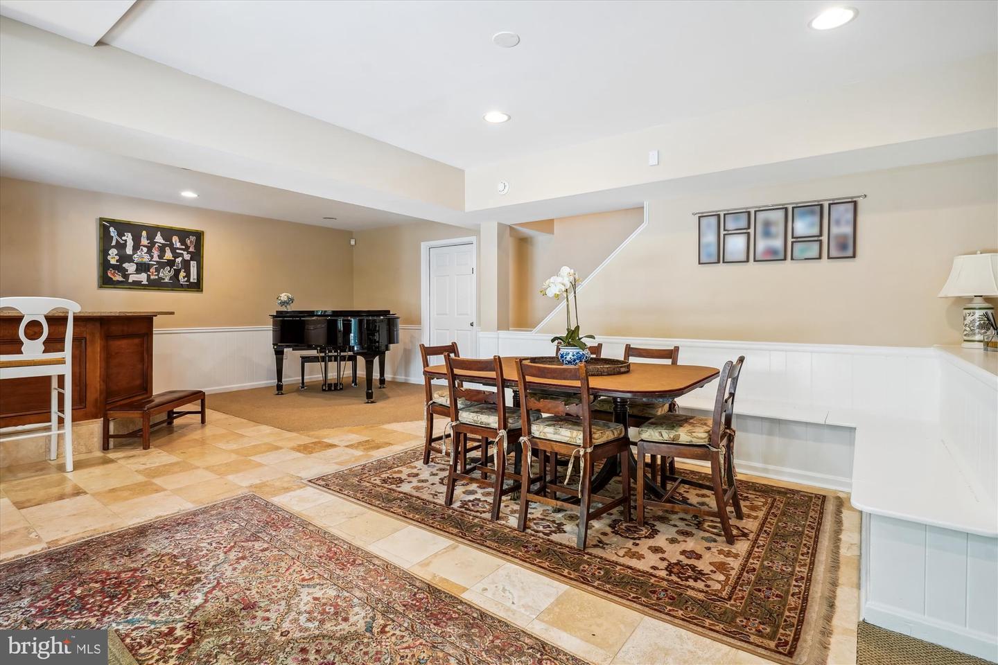 1586 FOREST VILLA LN, MCLEAN, Virginia 22101, 5 Bedrooms Bedrooms, ,3 BathroomsBathrooms,Residential,For sale,1586 FOREST VILLA LN,VAFX2239798 MLS # VAFX2239798