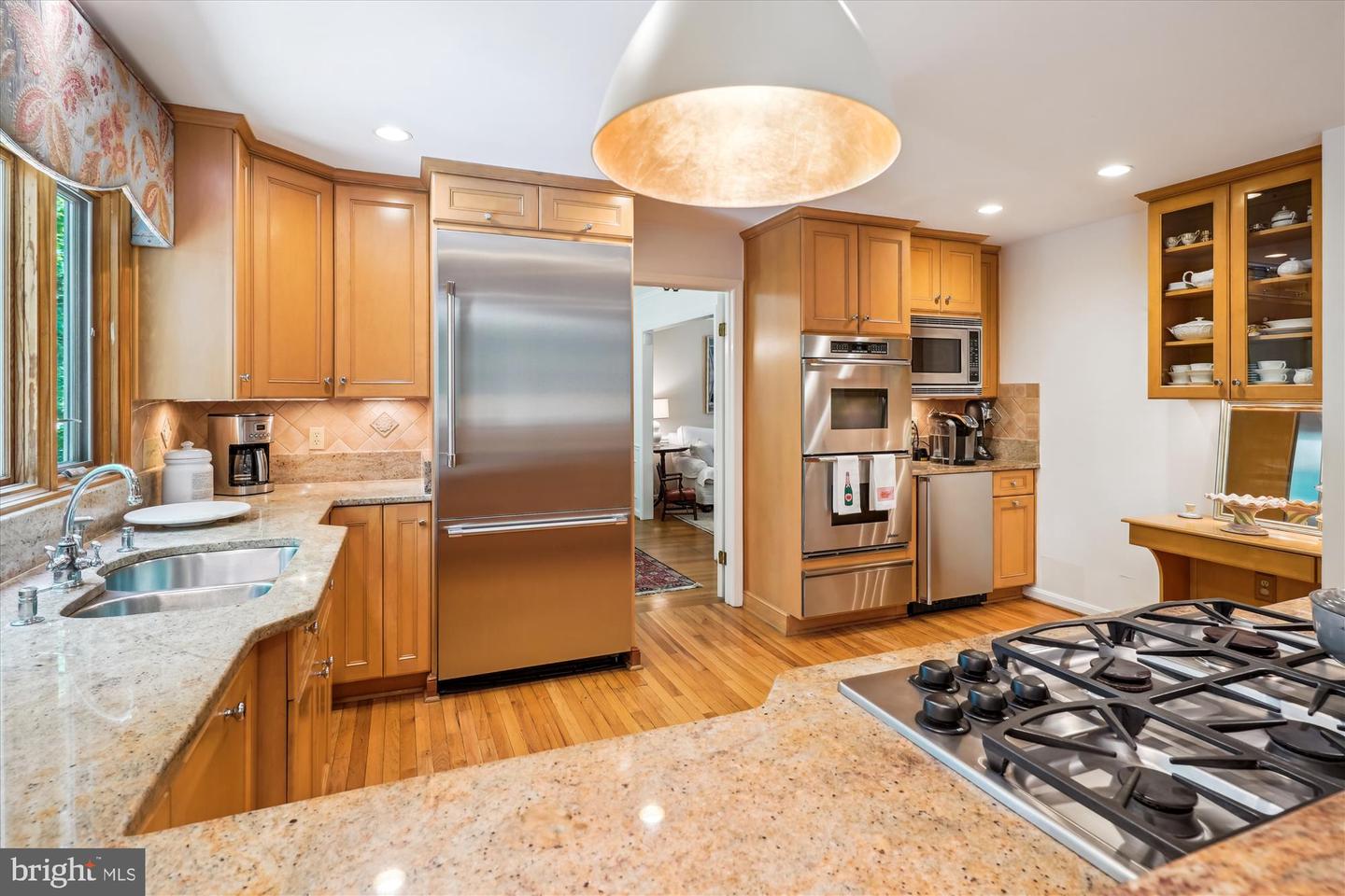 1586 FOREST VILLA LN, MCLEAN, Virginia 22101, 5 Bedrooms Bedrooms, ,3 BathroomsBathrooms,Residential,For sale,1586 FOREST VILLA LN,VAFX2239798 MLS # VAFX2239798