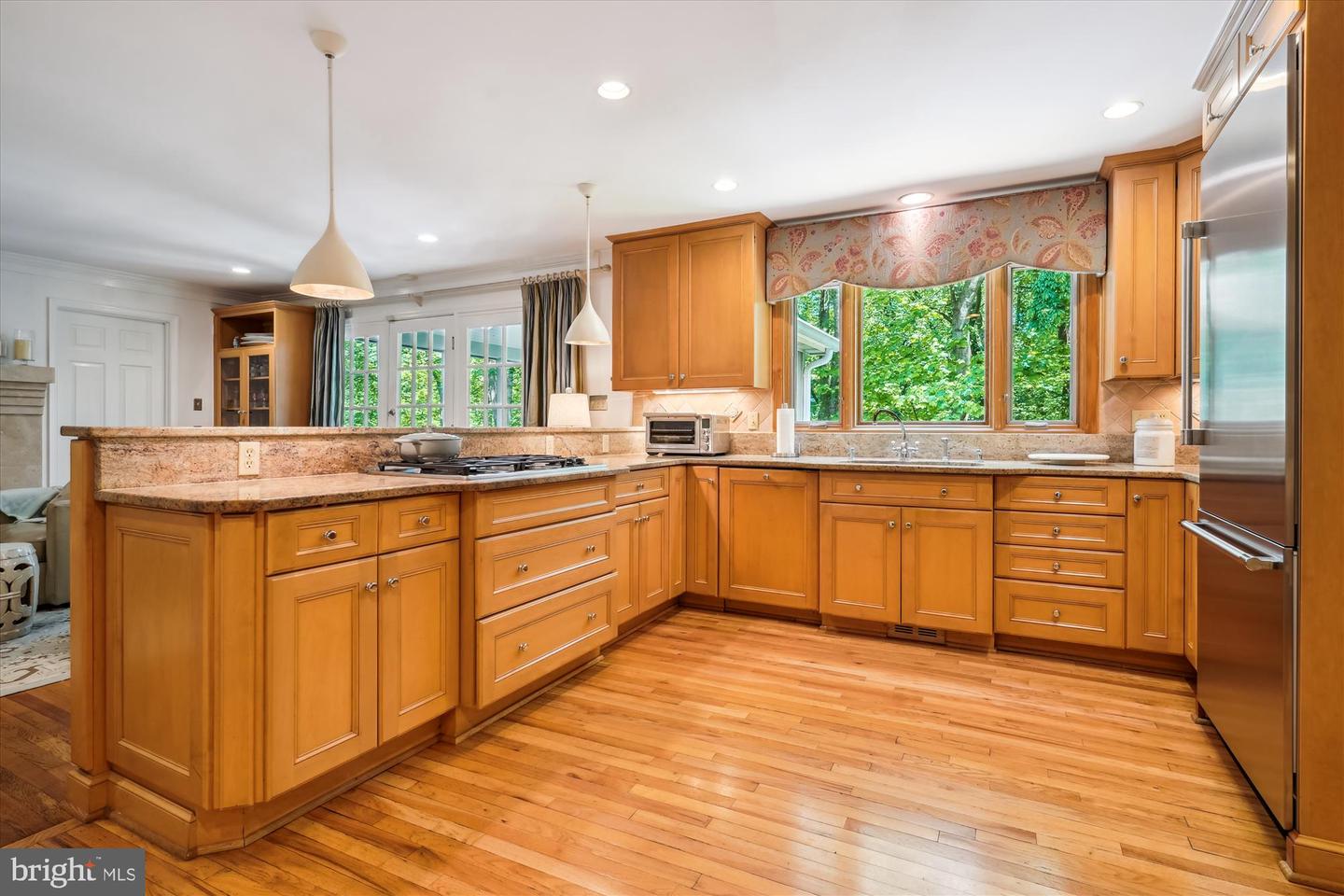 1586 FOREST VILLA LN, MCLEAN, Virginia 22101, 5 Bedrooms Bedrooms, ,3 BathroomsBathrooms,Residential,For sale,1586 FOREST VILLA LN,VAFX2239798 MLS # VAFX2239798