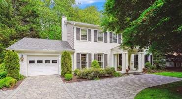 1586 FOREST VILLA LN, MCLEAN, Virginia 22101, 5 Bedrooms Bedrooms, ,3 BathroomsBathrooms,Residential,For sale,1586 FOREST VILLA LN,VAFX2239798 MLS # VAFX2239798