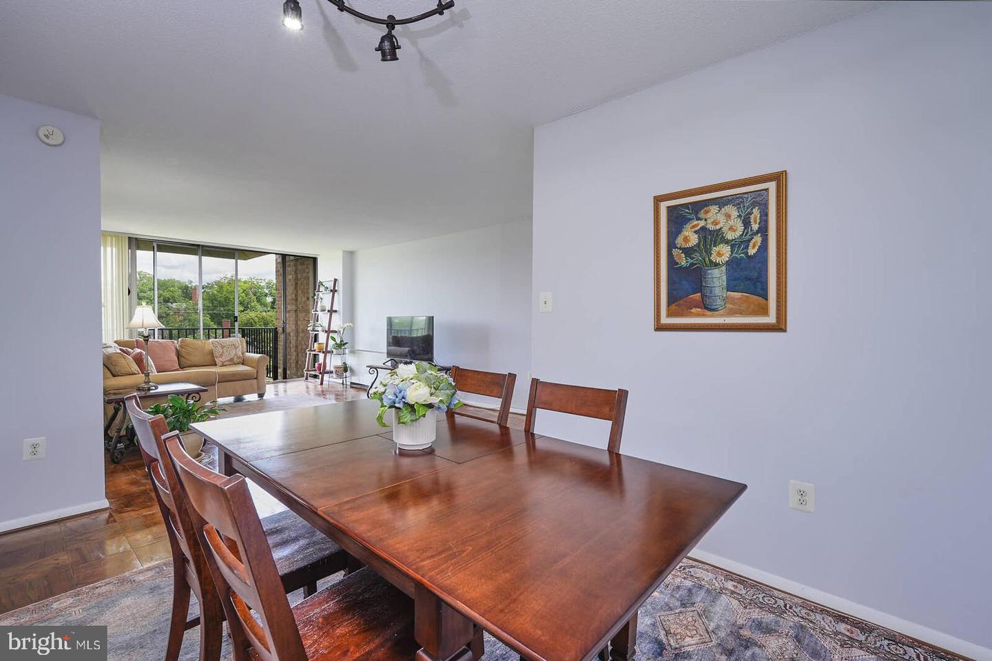 4600 S FOUR MILE RUN DR #907, ARLINGTON, Virginia 22204, 1 Bedroom Bedrooms, ,1 BathroomBathrooms,Residential,For sale,4600 S FOUR MILE RUN DR #907,VAAR2057284 MLS # VAAR2057284