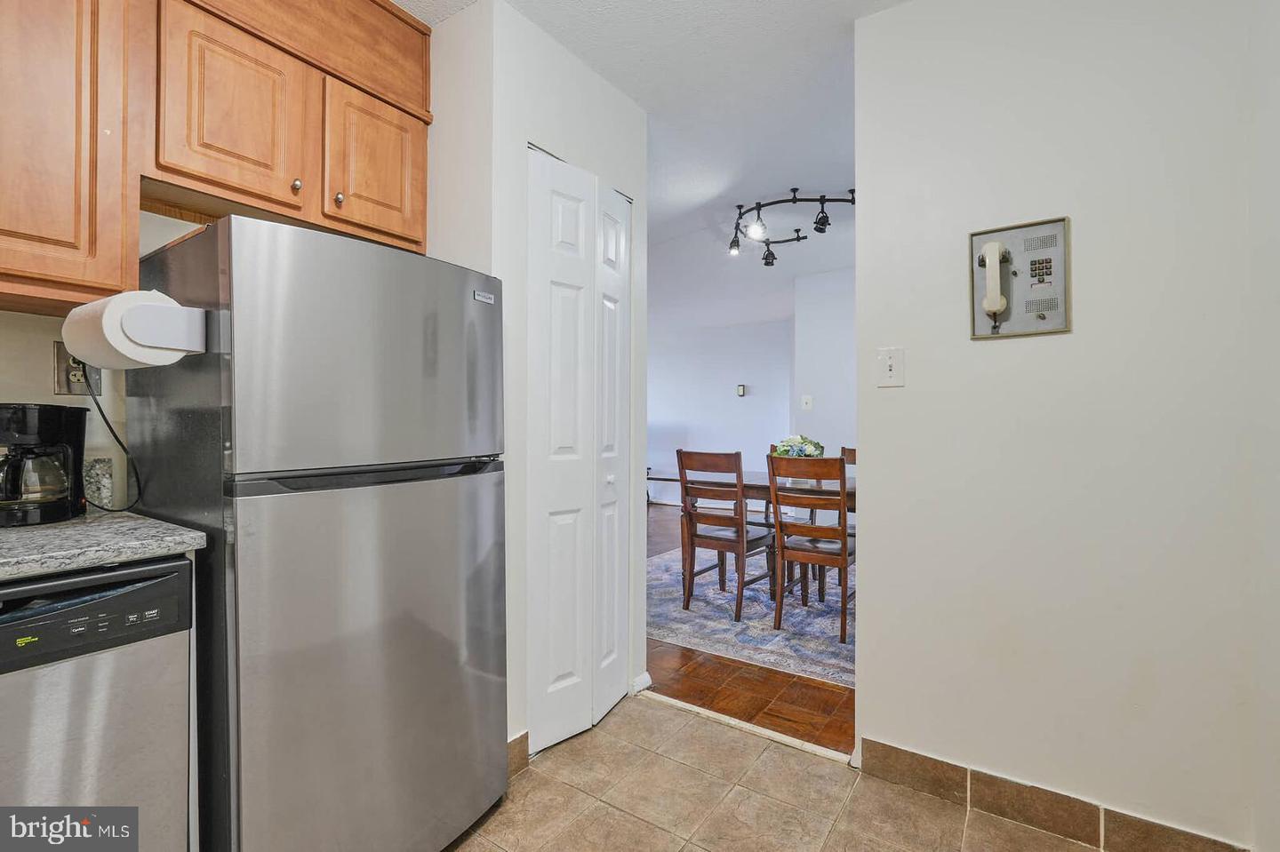 4600 S FOUR MILE RUN DR #907, ARLINGTON, Virginia 22204, 1 Bedroom Bedrooms, ,1 BathroomBathrooms,Residential,For sale,4600 S FOUR MILE RUN DR #907,VAAR2057284 MLS # VAAR2057284