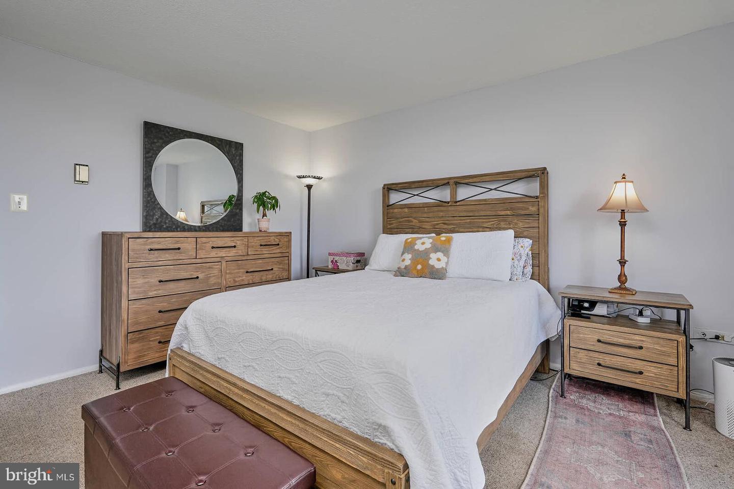 4600 S FOUR MILE RUN DR #907, ARLINGTON, Virginia 22204, 1 Bedroom Bedrooms, ,1 BathroomBathrooms,Residential,For sale,4600 S FOUR MILE RUN DR #907,VAAR2057284 MLS # VAAR2057284