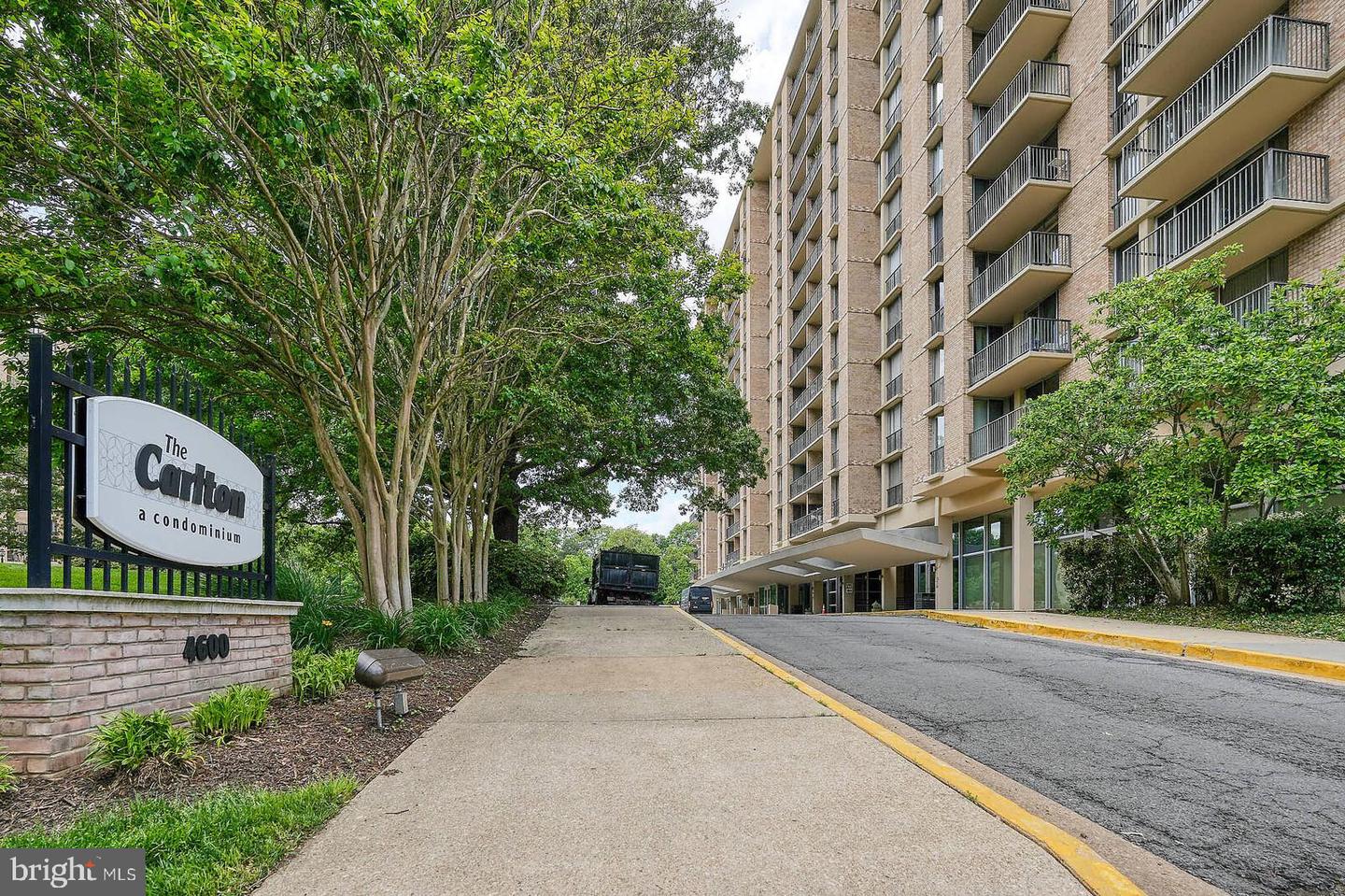 4600 S FOUR MILE RUN DR #907, ARLINGTON, Virginia 22204, 1 Bedroom Bedrooms, ,1 BathroomBathrooms,Residential,For sale,4600 S FOUR MILE RUN DR #907,VAAR2057284 MLS # VAAR2057284