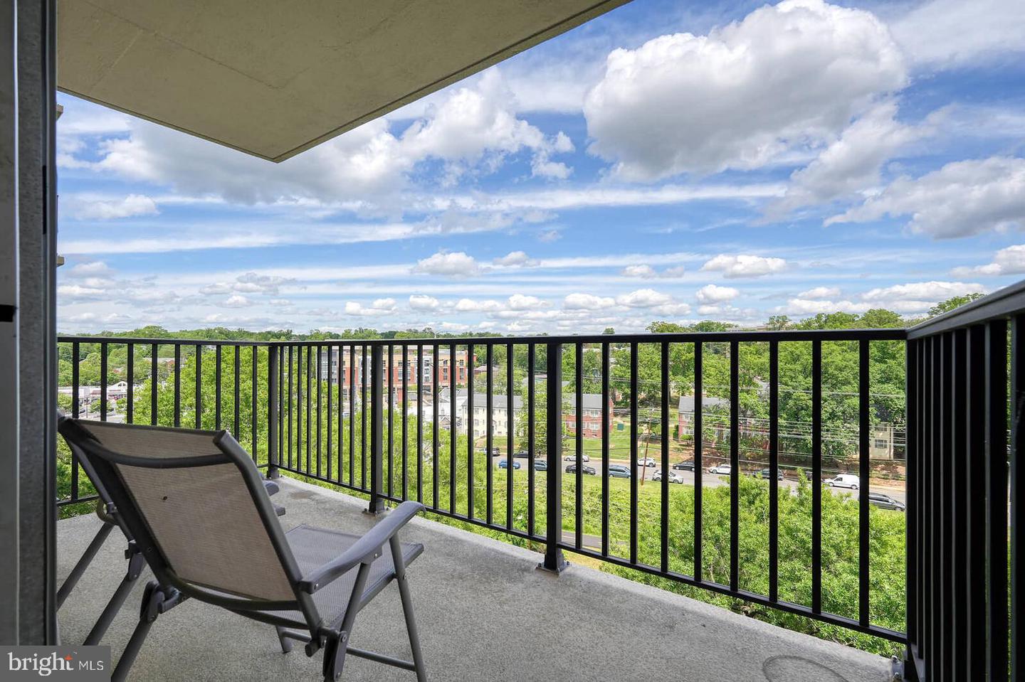 4600 S FOUR MILE RUN DR #907, ARLINGTON, Virginia 22204, 1 Bedroom Bedrooms, ,1 BathroomBathrooms,Residential,For sale,4600 S FOUR MILE RUN DR #907,VAAR2057284 MLS # VAAR2057284
