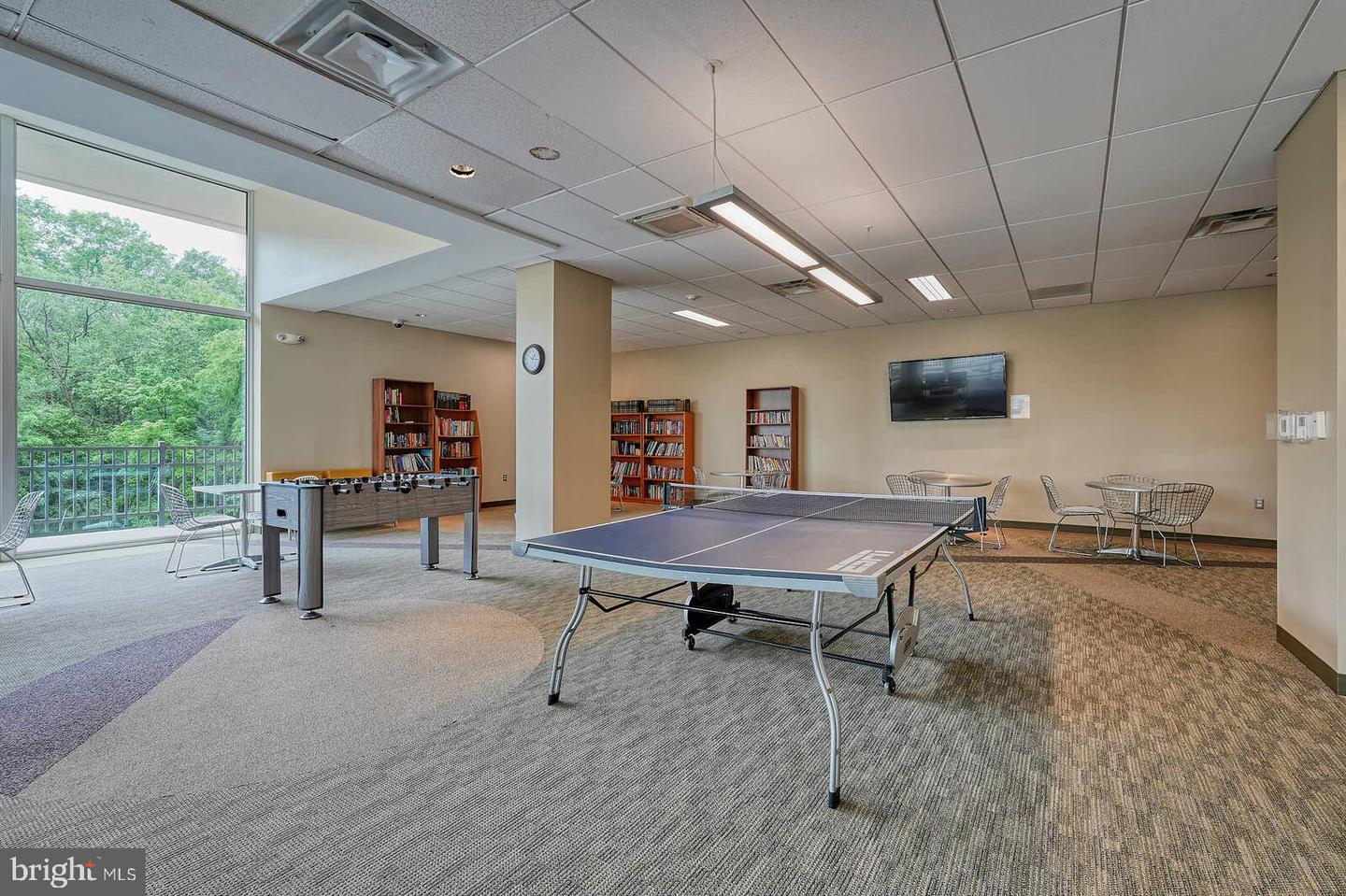 4600 S FOUR MILE RUN DR #907, ARLINGTON, Virginia 22204, 1 Bedroom Bedrooms, ,1 BathroomBathrooms,Residential,For sale,4600 S FOUR MILE RUN DR #907,VAAR2057284 MLS # VAAR2057284