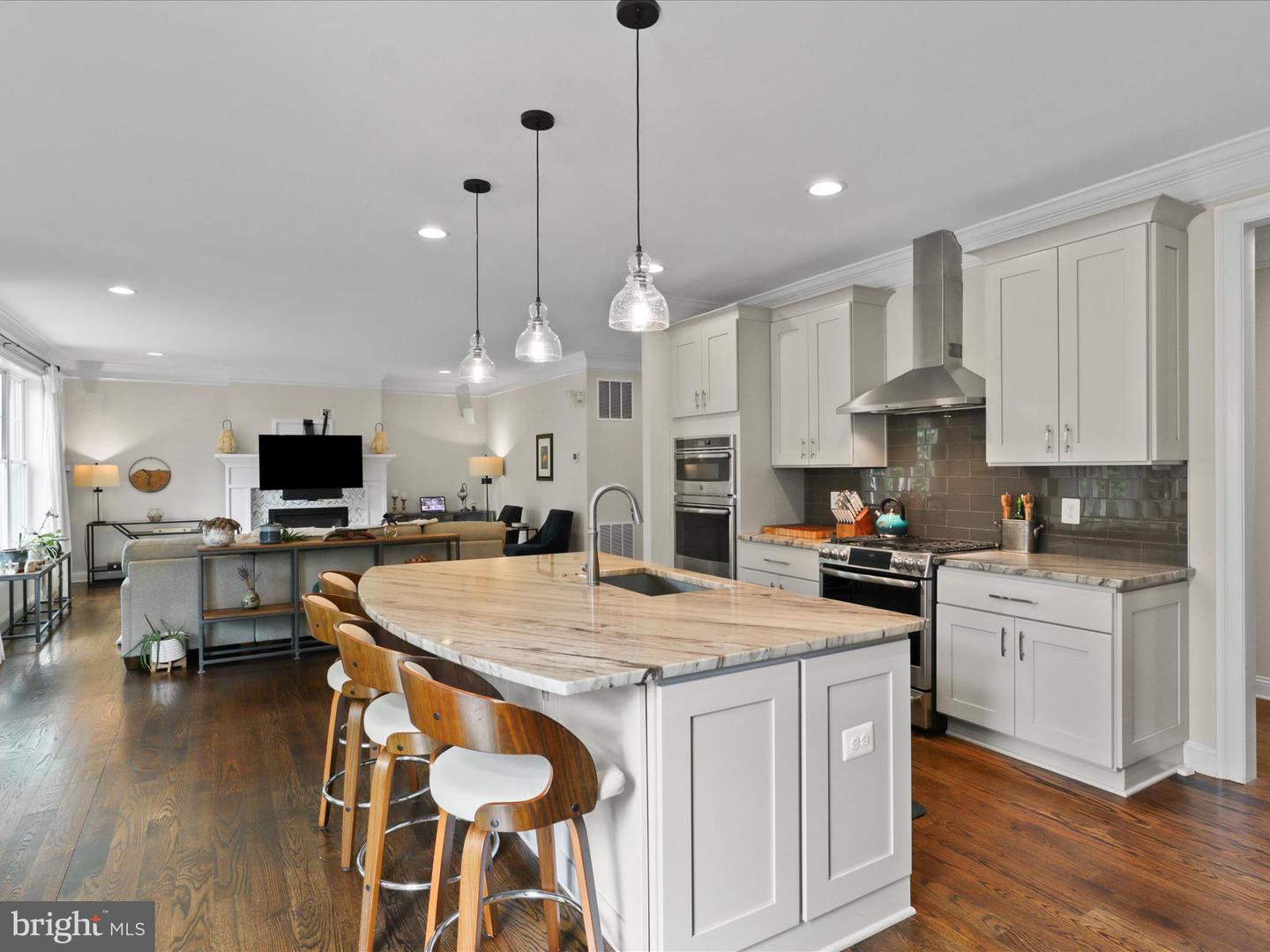 8254 LEES RIDGE RD, WARRENTON, Virginia 20186, 5 Bedrooms Bedrooms, ,4 BathroomsBathrooms,Residential,For sale,8254 LEES RIDGE RD,VAFQ2016568 MLS # VAFQ2016568