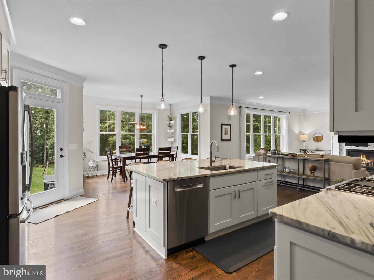 8254 LEES RIDGE RD, WARRENTON, Virginia 20186, 5 Bedrooms Bedrooms, ,4 BathroomsBathrooms,Residential,For sale,8254 LEES RIDGE RD,VAFQ2016568 MLS # VAFQ2016568