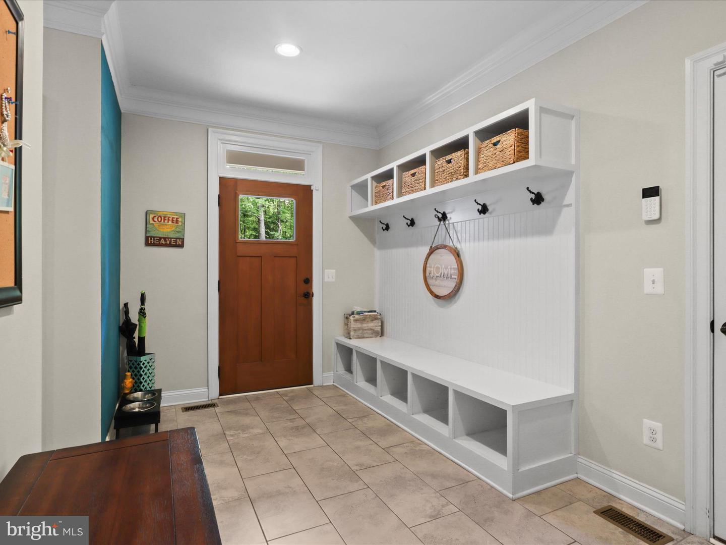 8254 LEES RIDGE RD, WARRENTON, Virginia 20186, 5 Bedrooms Bedrooms, ,4 BathroomsBathrooms,Residential,For sale,8254 LEES RIDGE RD,VAFQ2016568 MLS # VAFQ2016568