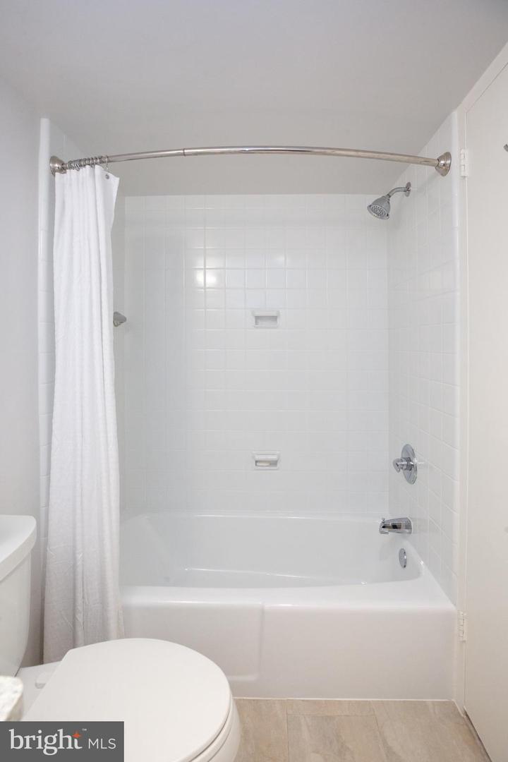 3001 VEAZEY TER NW #1128, WASHINGTON, District Of Columbia 20008, ,1 BathroomBathrooms,Residential,For sale,3001 VEAZEY TER NW #1128,DCDC2199930 MLS # DCDC2199930