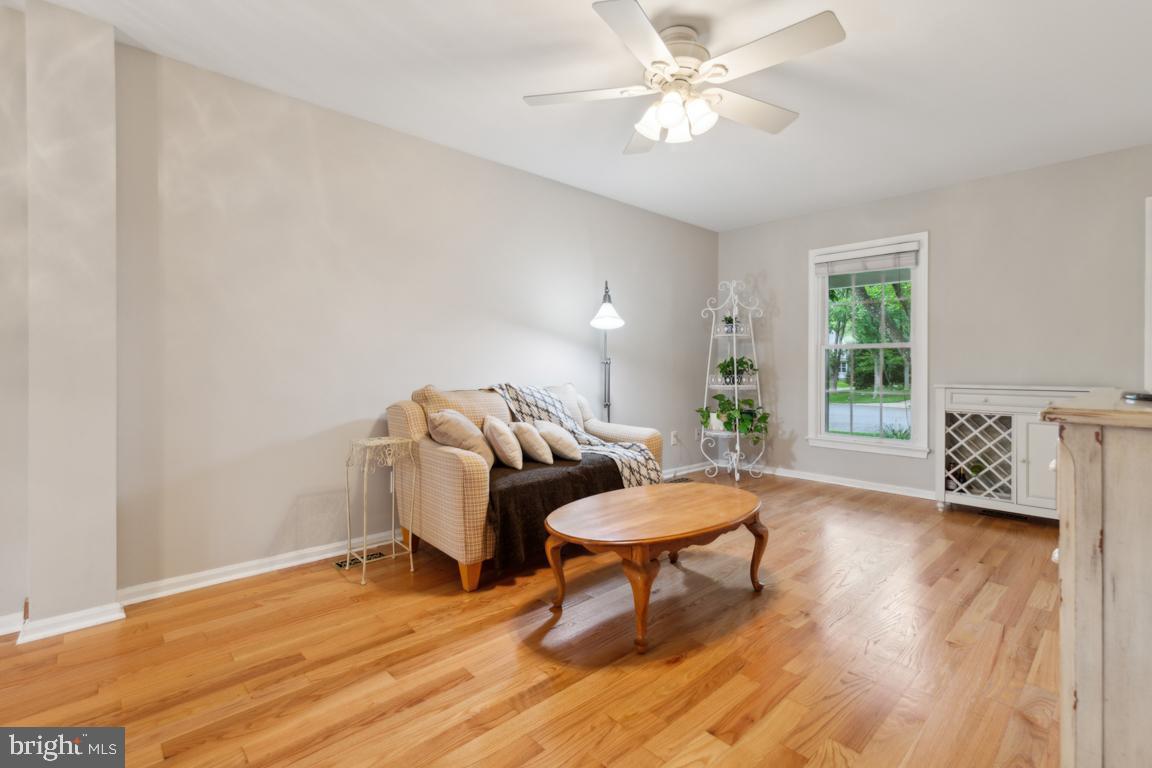 9111 BLUE JUG LNDG, BURKE, Virginia 22015, 3 Bedrooms Bedrooms, ,3 BathroomsBathrooms,Residential,For sale,9111 BLUE JUG LNDG,VAFX2239554 MLS # VAFX2239554