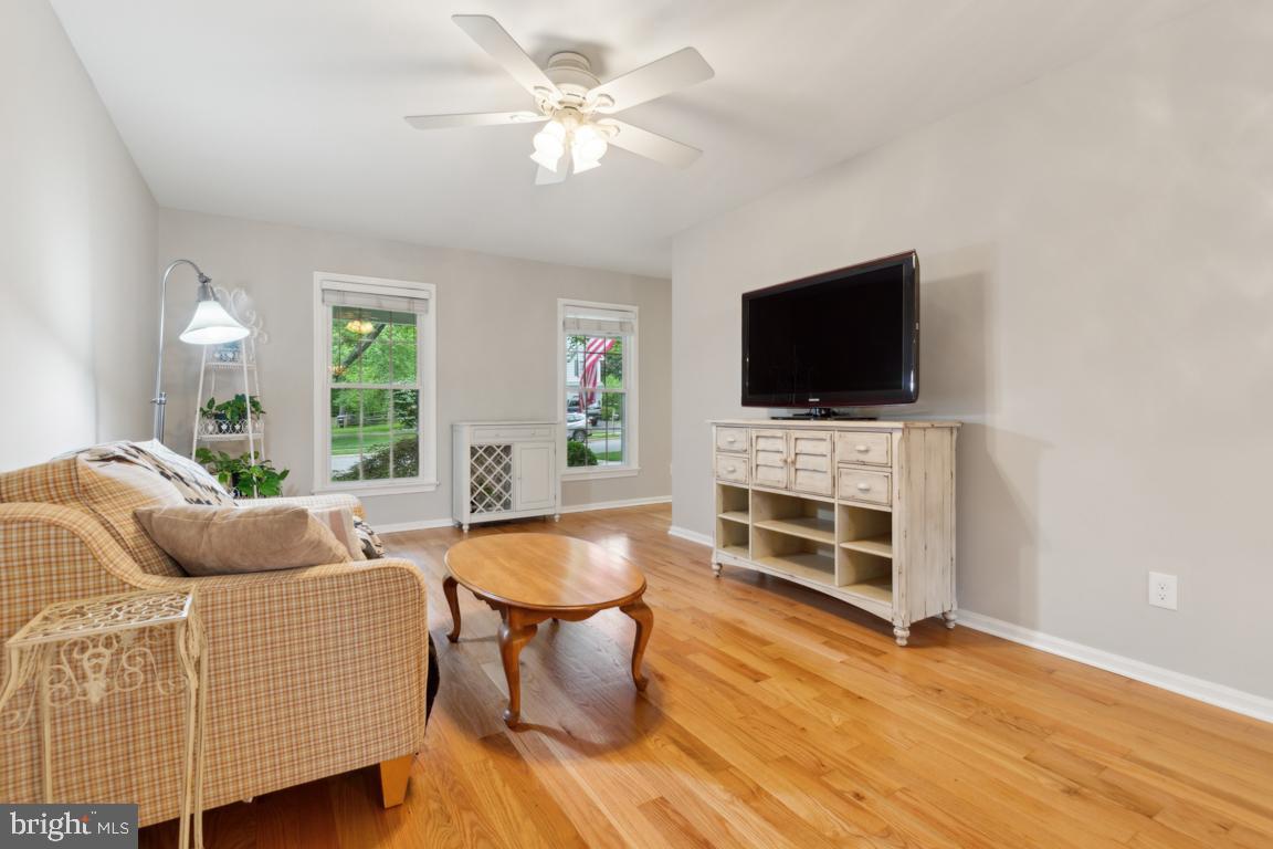 9111 BLUE JUG LNDG, BURKE, Virginia 22015, 3 Bedrooms Bedrooms, ,3 BathroomsBathrooms,Residential,For sale,9111 BLUE JUG LNDG,VAFX2239554 MLS # VAFX2239554