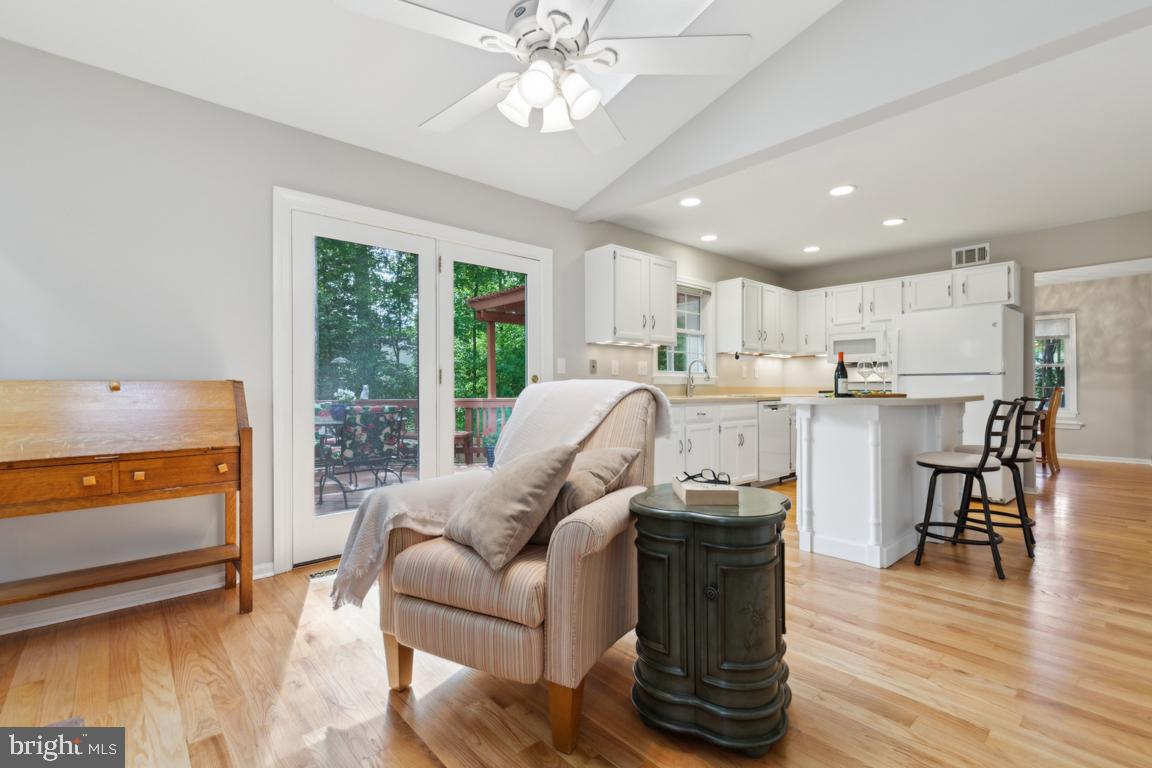 9111 BLUE JUG LNDG, BURKE, Virginia 22015, 3 Bedrooms Bedrooms, ,3 BathroomsBathrooms,Residential,For sale,9111 BLUE JUG LNDG,VAFX2239554 MLS # VAFX2239554