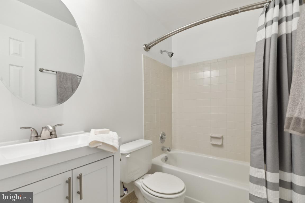 9111 BLUE JUG LNDG, BURKE, Virginia 22015, 3 Bedrooms Bedrooms, ,3 BathroomsBathrooms,Residential,For sale,9111 BLUE JUG LNDG,VAFX2239554 MLS # VAFX2239554