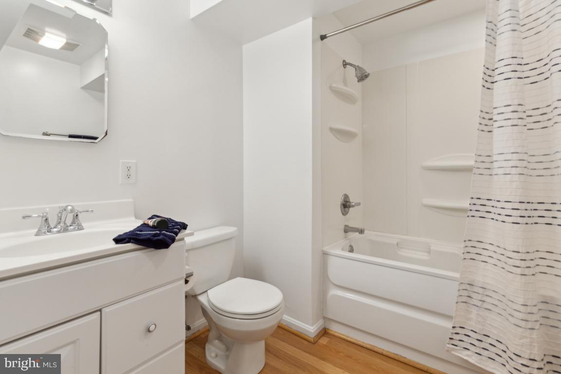 9111 BLUE JUG LNDG, BURKE, Virginia 22015, 3 Bedrooms Bedrooms, ,3 BathroomsBathrooms,Residential,For sale,9111 BLUE JUG LNDG,VAFX2239554 MLS # VAFX2239554