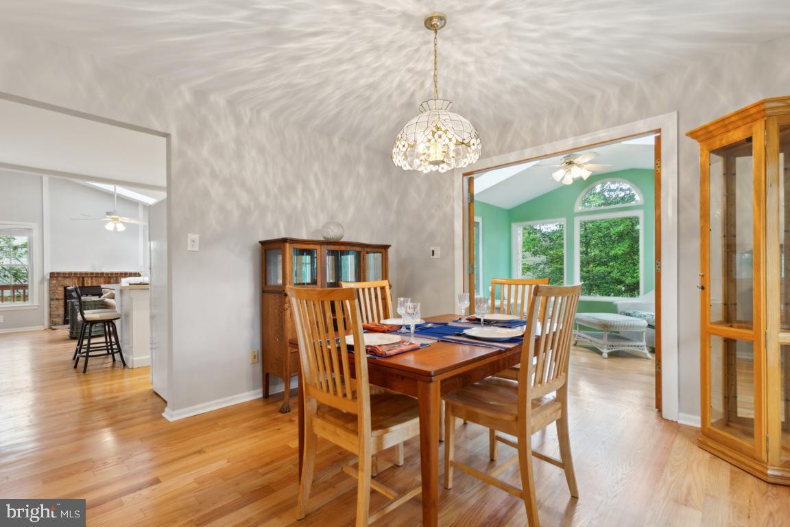 9111 BLUE JUG LNDG, BURKE, Virginia 22015, 3 Bedrooms Bedrooms, ,3 BathroomsBathrooms,Residential,For sale,9111 BLUE JUG LNDG,VAFX2239554 MLS # VAFX2239554