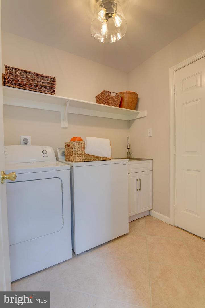 11155 ALENDALE CT, MANASSAS, Virginia 20112, 4 Bedrooms Bedrooms, ,2 BathroomsBathrooms,Residential,For sale,11155 ALENDALE CT,VAPW2094310 MLS # VAPW2094310