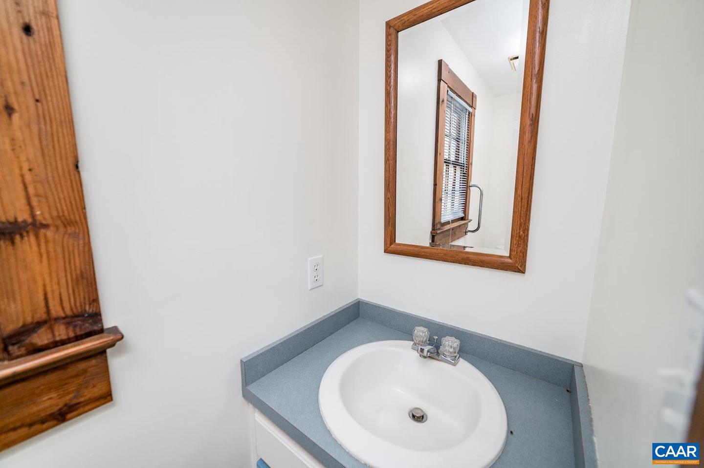 5722 JAMES RIVER RD, GLADSTONE, Virginia 24553, 2 Bedrooms Bedrooms, ,2 BathroomsBathrooms,Residential,For sale,5722 JAMES RIVER RD,664384 MLS # 664384