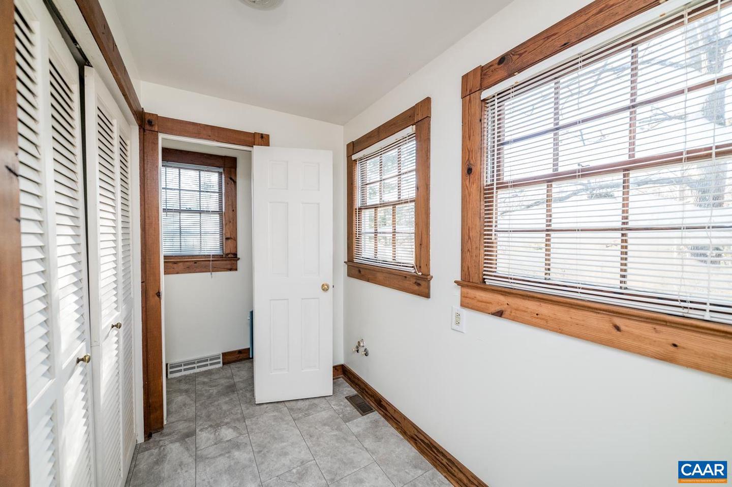 5722 JAMES RIVER RD, GLADSTONE, Virginia 24553, 2 Bedrooms Bedrooms, ,2 BathroomsBathrooms,Residential,For sale,5722 JAMES RIVER RD,664384 MLS # 664384