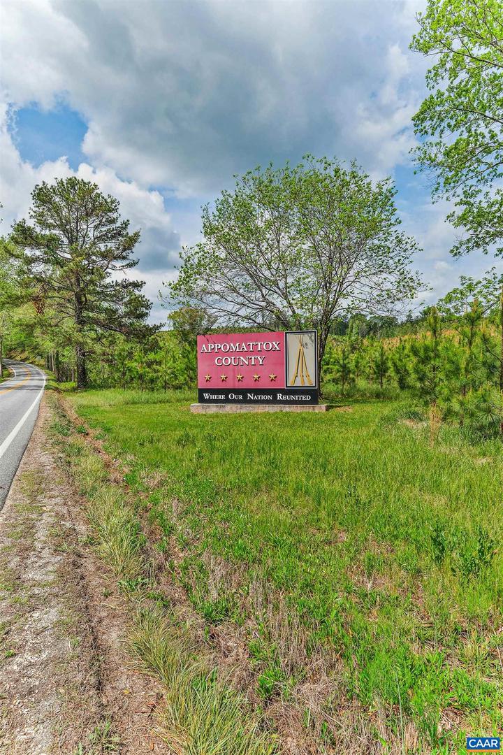 5722 JAMES RIVER RD, GLADSTONE, Virginia 24553, 2 Bedrooms Bedrooms, ,2 BathroomsBathrooms,Residential,For sale,5722 JAMES RIVER RD,664384 MLS # 664384