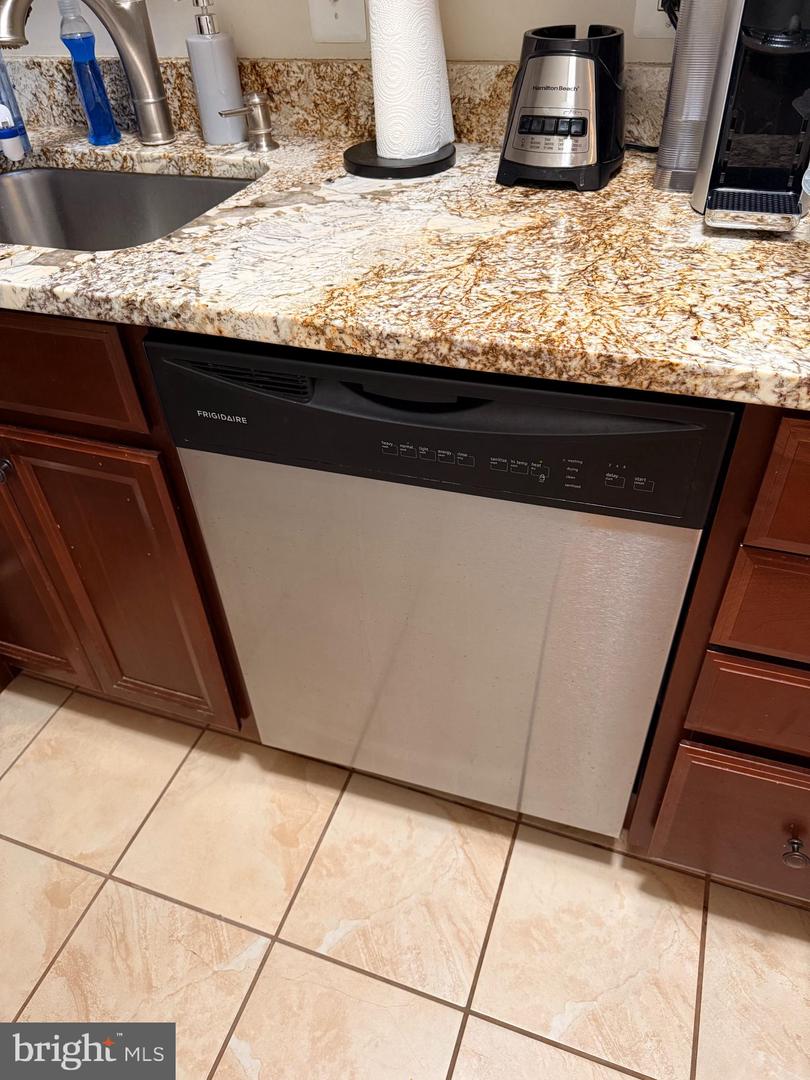 6800 FLEETWOOD RD #1008, MCLEAN, Virginia 22101, 1 Bedroom Bedrooms, ,1 BathroomBathrooms,Residential,For sale,6800 FLEETWOOD RD #1008,VAFX2240170 MLS # VAFX2240170