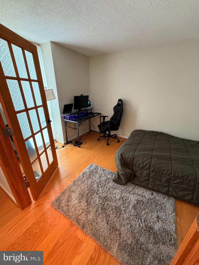 6800 FLEETWOOD RD #1008, MCLEAN, Virginia 22101, 1 Bedroom Bedrooms, ,1 BathroomBathrooms,Residential,For sale,6800 FLEETWOOD RD #1008,VAFX2240170 MLS # VAFX2240170
