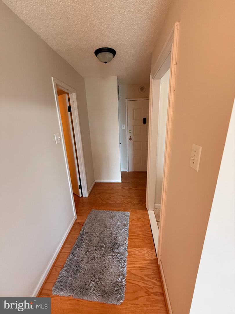 6800 FLEETWOOD RD #1008, MCLEAN, Virginia 22101, 1 Bedroom Bedrooms, ,1 BathroomBathrooms,Residential,For sale,6800 FLEETWOOD RD #1008,VAFX2240170 MLS # VAFX2240170