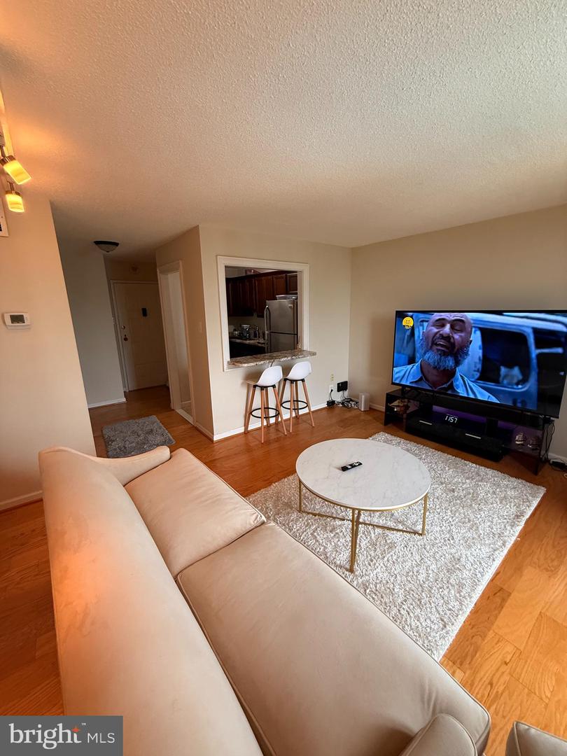 6800 FLEETWOOD RD #1008, MCLEAN, Virginia 22101, 1 Bedroom Bedrooms, ,1 BathroomBathrooms,Residential,For sale,6800 FLEETWOOD RD #1008,VAFX2240170 MLS # VAFX2240170