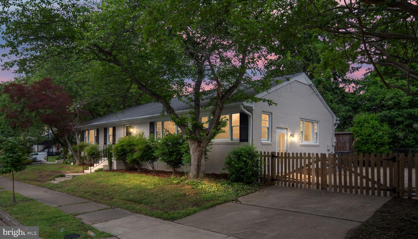 1321 DANDRIDGE ST, FREDERICKSBURG, Virginia 22401, 3 Bedrooms Bedrooms, ,2 BathroomsBathrooms,Residential,For sale,1321 DANDRIDGE ST,VAFB2008182 MLS # VAFB2008182