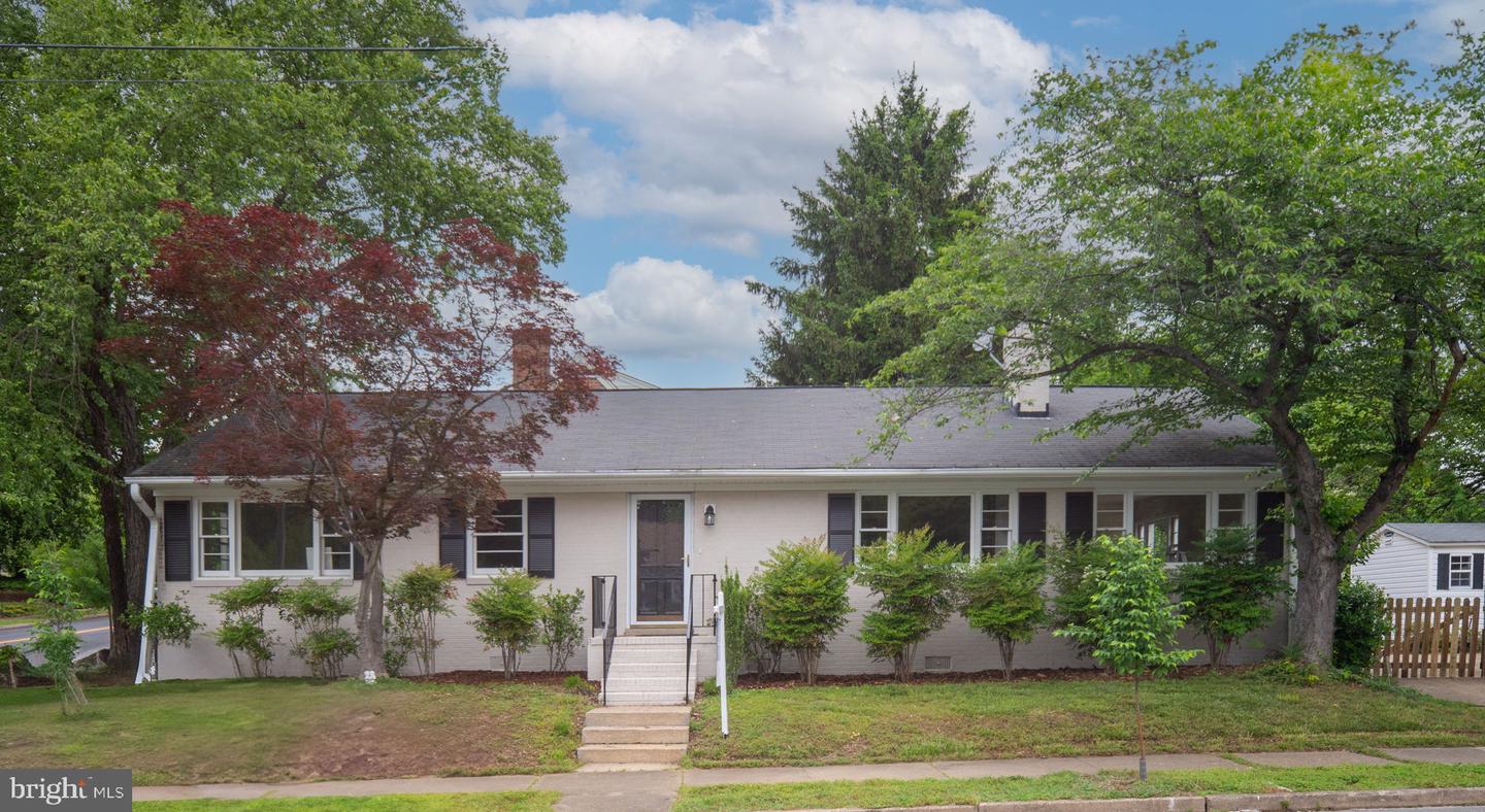 1321 DANDRIDGE ST, FREDERICKSBURG, Virginia 22401, 3 Bedrooms Bedrooms, ,2 BathroomsBathrooms,Residential,For sale,1321 DANDRIDGE ST,VAFB2008182 MLS # VAFB2008182