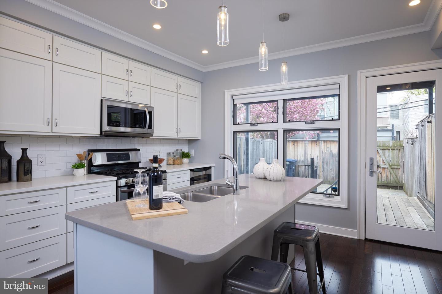 1420 T ST NW #2, WASHINGTON, District Of Columbia 20009, 2 Bedrooms Bedrooms, ,2 BathroomsBathrooms,Residential,For sale,1420 T ST NW #2,DCDC2200164 MLS # DCDC2200164