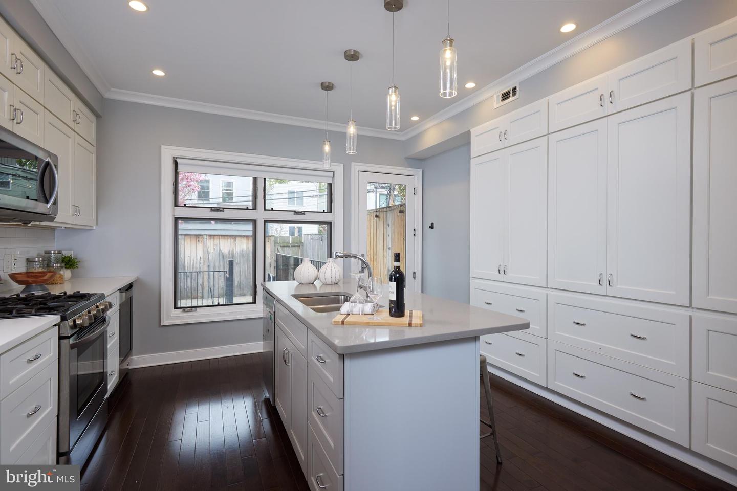 1420 T ST NW #2, WASHINGTON, District Of Columbia 20009, 2 Bedrooms Bedrooms, ,2 BathroomsBathrooms,Residential,For sale,1420 T ST NW #2,DCDC2200164 MLS # DCDC2200164