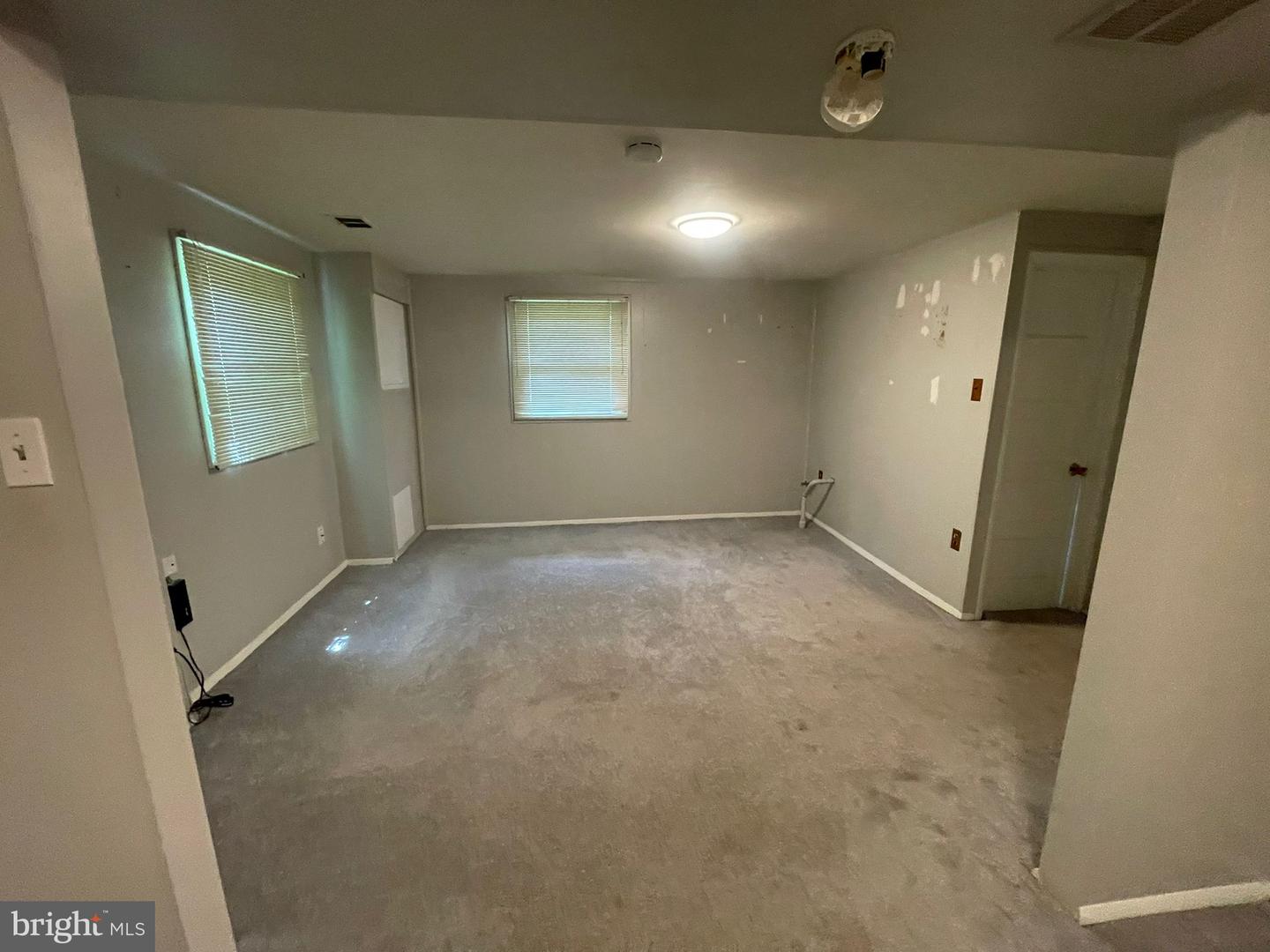 6512 CARRIAGE DR, ALEXANDRIA, Virginia 22310, 4 Bedrooms Bedrooms, 7 Rooms Rooms,1 BathroomBathrooms,Residential,For sale,6512 CARRIAGE DR,VAFX2240208 MLS # VAFX2240208