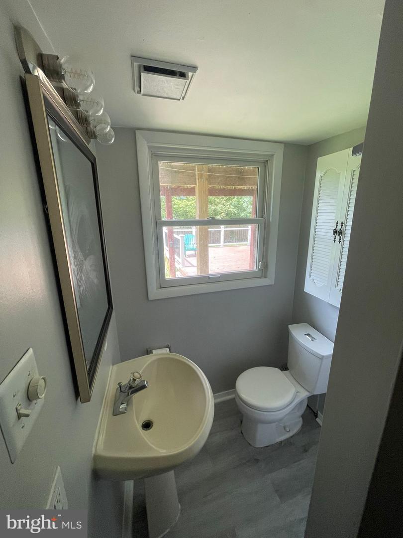 6512 CARRIAGE DR, ALEXANDRIA, Virginia 22310, 4 Bedrooms Bedrooms, 7 Rooms Rooms,1 BathroomBathrooms,Residential,For sale,6512 CARRIAGE DR,VAFX2240208 MLS # VAFX2240208