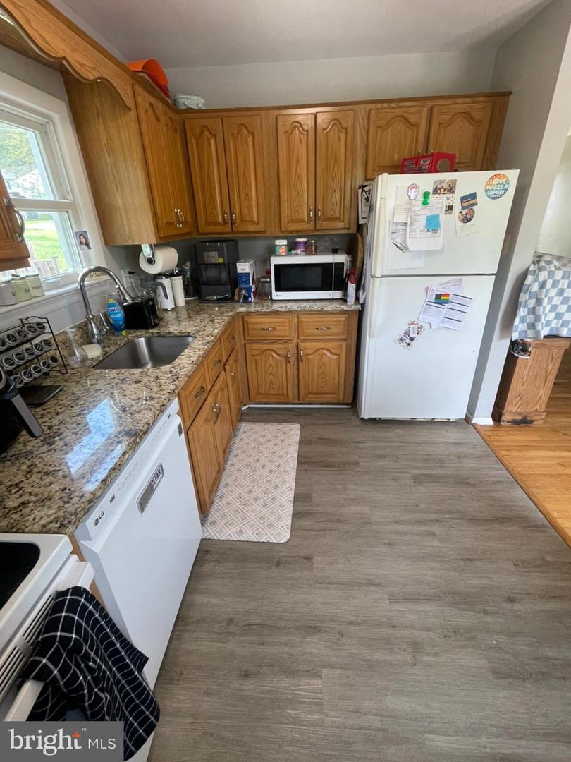6512 CARRIAGE DR, ALEXANDRIA, Virginia 22310, 4 Bedrooms Bedrooms, 7 Rooms Rooms,1 BathroomBathrooms,Residential,For sale,6512 CARRIAGE DR,VAFX2240208 MLS # VAFX2240208