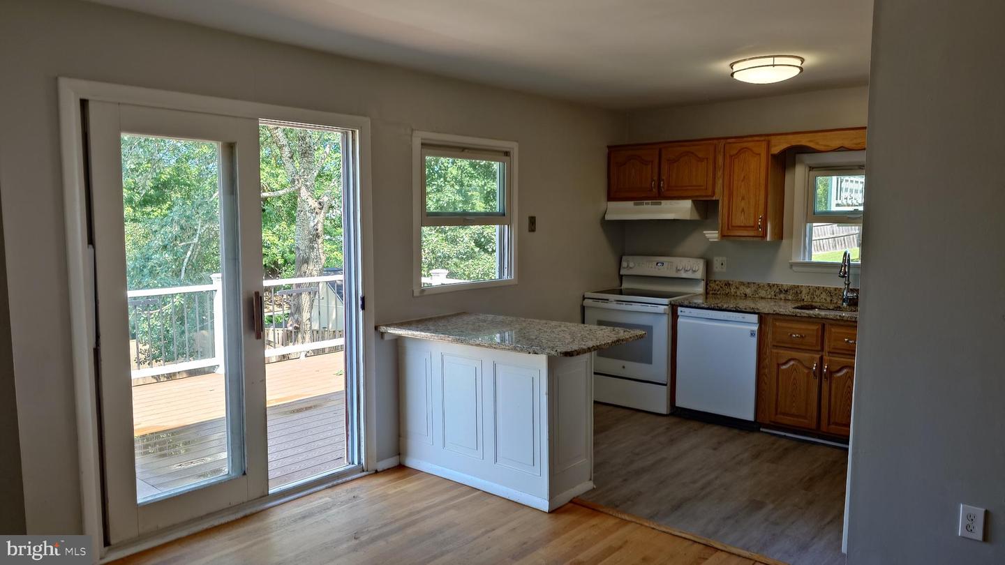 6512 CARRIAGE DR, ALEXANDRIA, Virginia 22310, 4 Bedrooms Bedrooms, 7 Rooms Rooms,1 BathroomBathrooms,Residential,For sale,6512 CARRIAGE DR,VAFX2240208 MLS # VAFX2240208