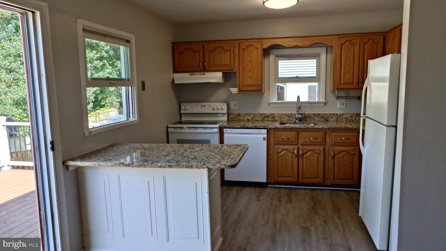 6512 CARRIAGE DR, ALEXANDRIA, Virginia 22310, 4 Bedrooms Bedrooms, 7 Rooms Rooms,1 BathroomBathrooms,Residential,For sale,6512 CARRIAGE DR,VAFX2240208 MLS # VAFX2240208