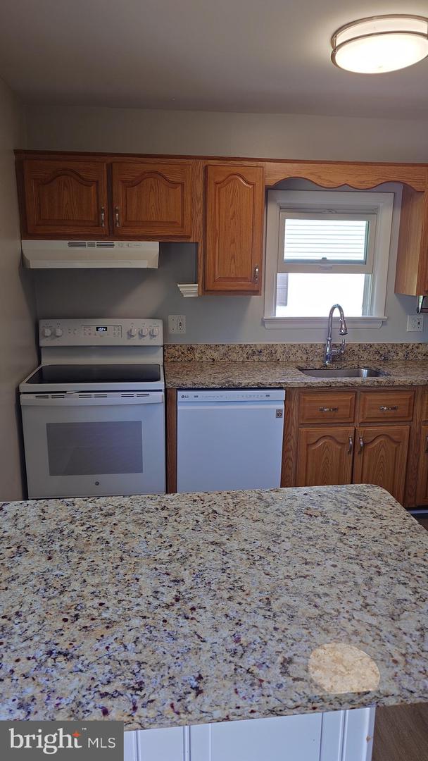 6512 CARRIAGE DR, ALEXANDRIA, Virginia 22310, 4 Bedrooms Bedrooms, 7 Rooms Rooms,1 BathroomBathrooms,Residential,For sale,6512 CARRIAGE DR,VAFX2240208 MLS # VAFX2240208