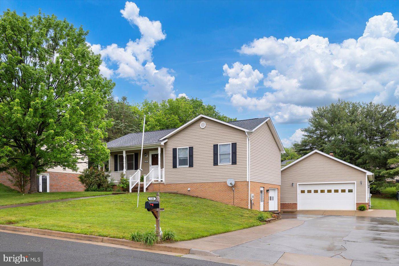 1186 SOUTH FORK DR, FRONT ROYAL, Virginia 22630, 3 Bedrooms Bedrooms, ,2 BathroomsBathrooms,Residential,For sale,1186 SOUTH FORK DR,VAWR2011132 MLS # VAWR2011132