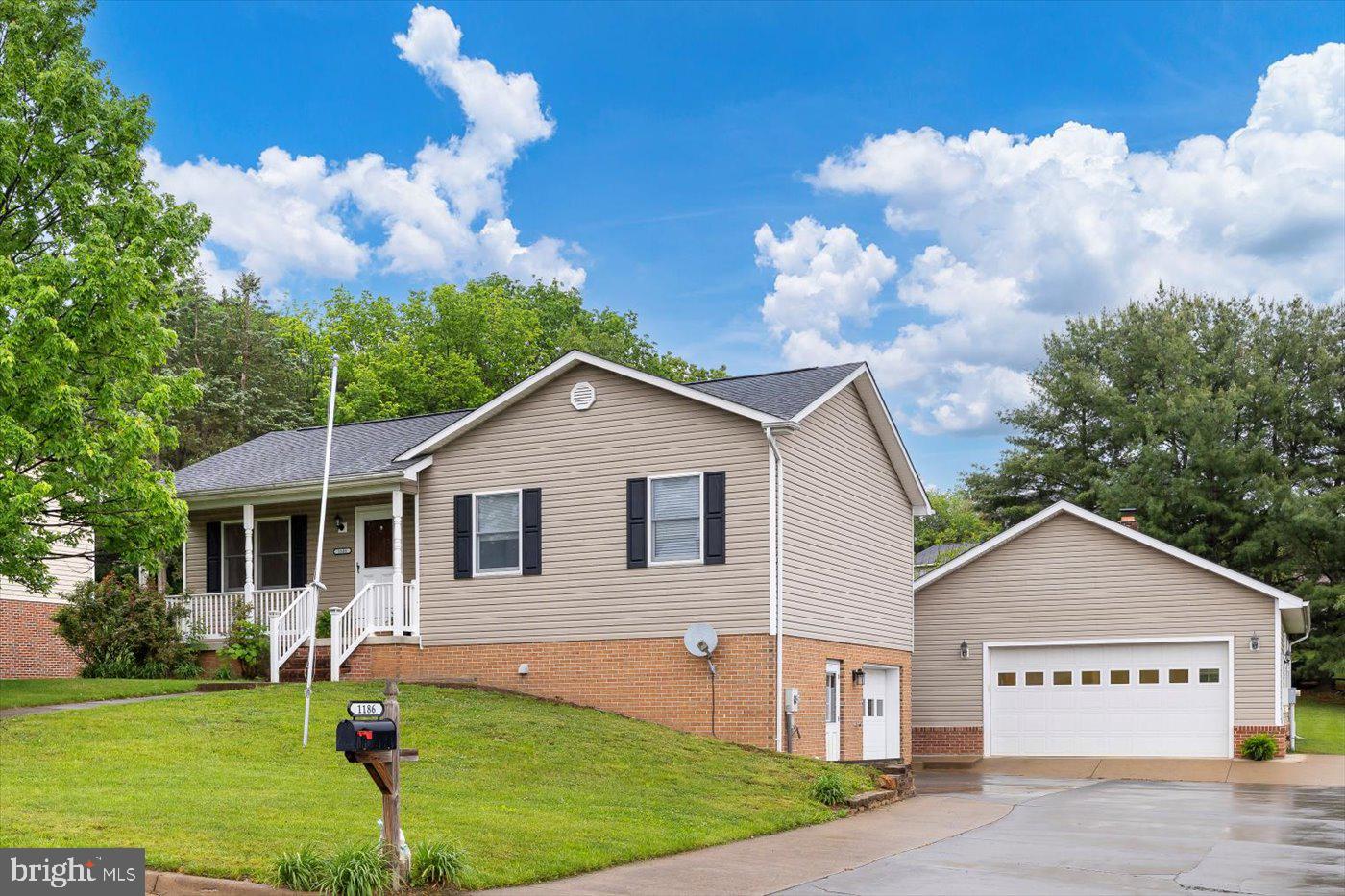 1186 SOUTH FORK DR, FRONT ROYAL, Virginia 22630, 3 Bedrooms Bedrooms, ,2 BathroomsBathrooms,Residential,For sale,1186 SOUTH FORK DR,VAWR2011132 MLS # VAWR2011132