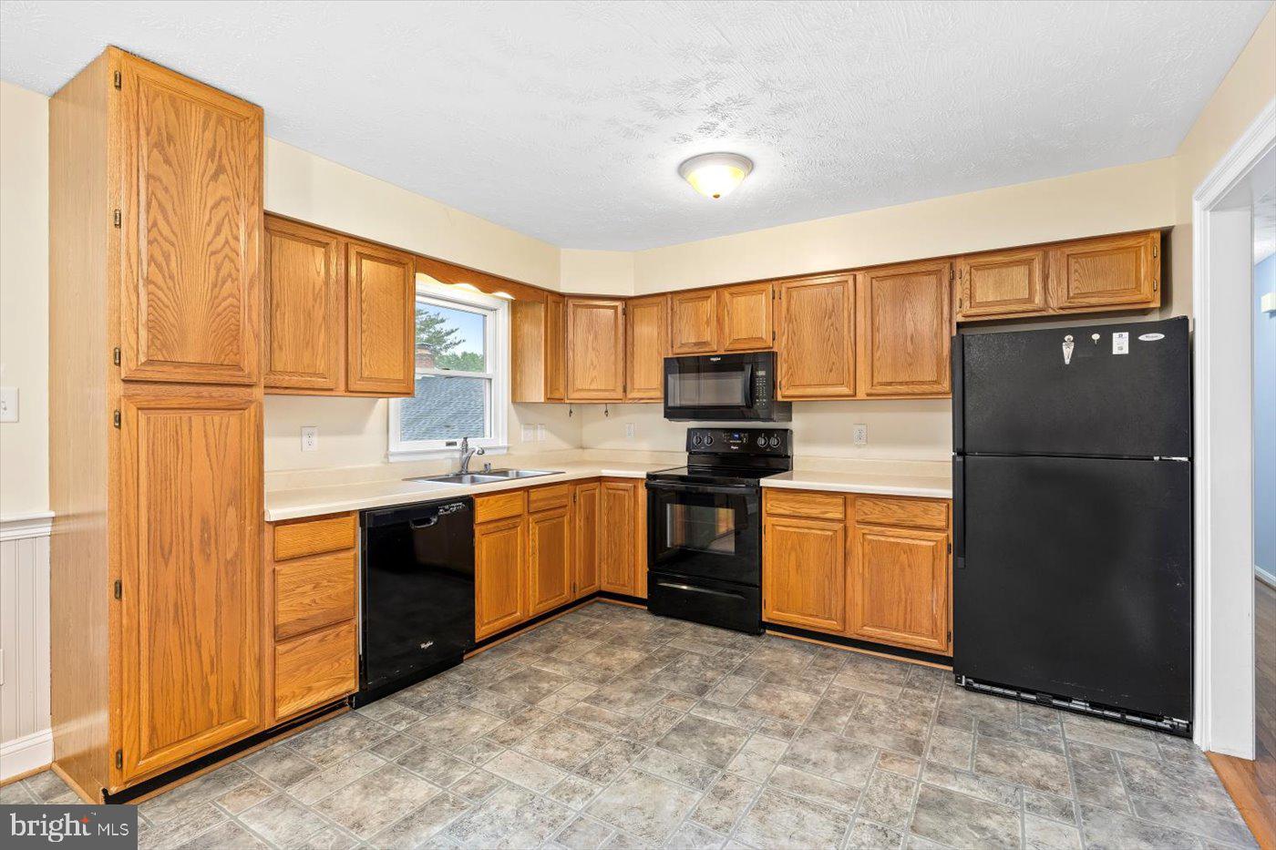1186 SOUTH FORK DR, FRONT ROYAL, Virginia 22630, 3 Bedrooms Bedrooms, ,2 BathroomsBathrooms,Residential,For sale,1186 SOUTH FORK DR,VAWR2011132 MLS # VAWR2011132